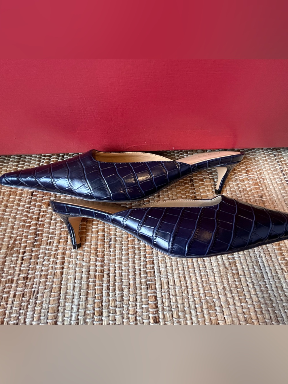 NWOT ANN TAYLOR s10 Croc-Embossed Pointed toe kitten heel mules-navy leather - Picture 6 of 8